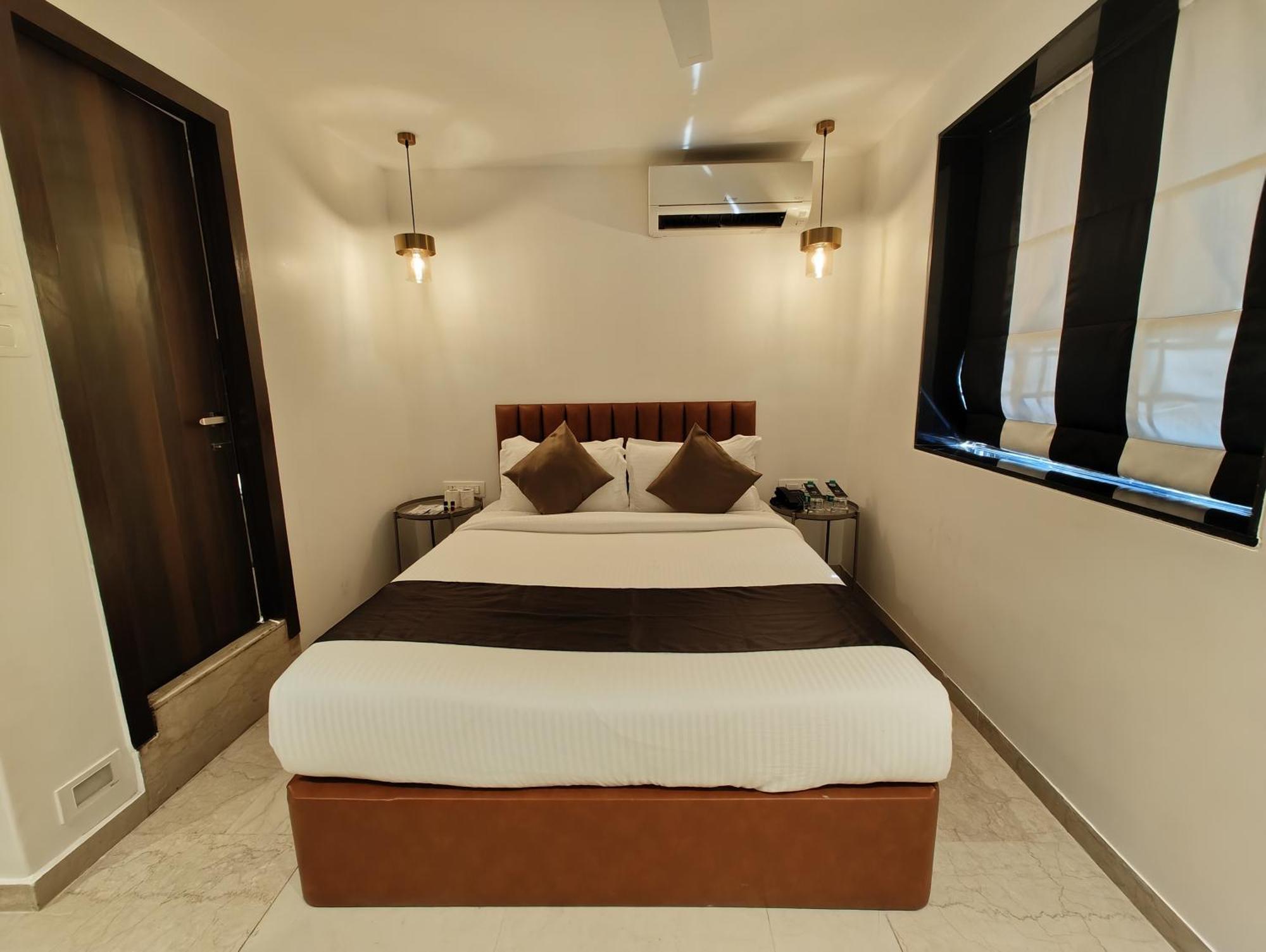 The Majlis Hotel - Colaba Mumbai Exterior foto