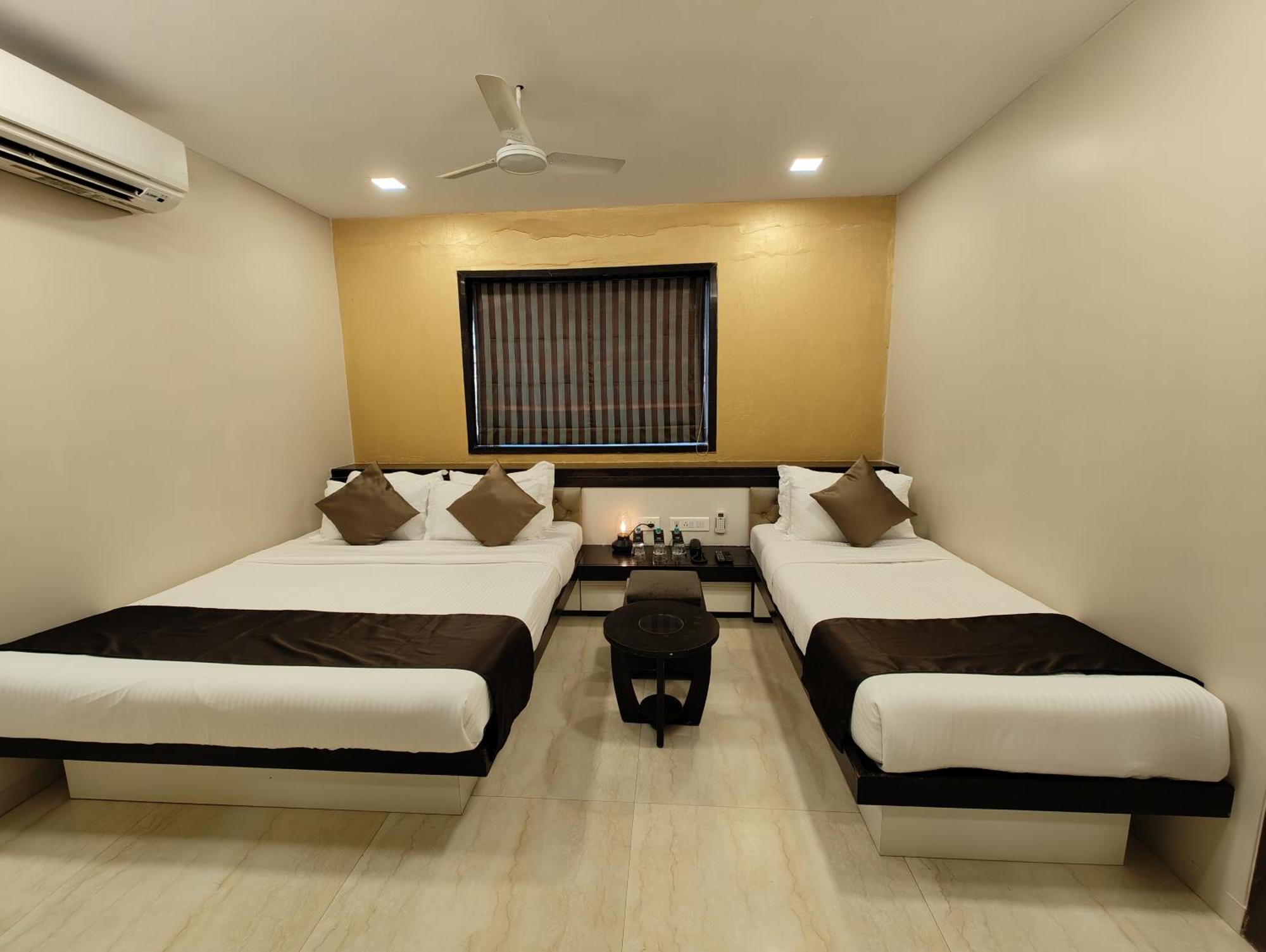 The Majlis Hotel - Colaba Mumbai Exterior foto