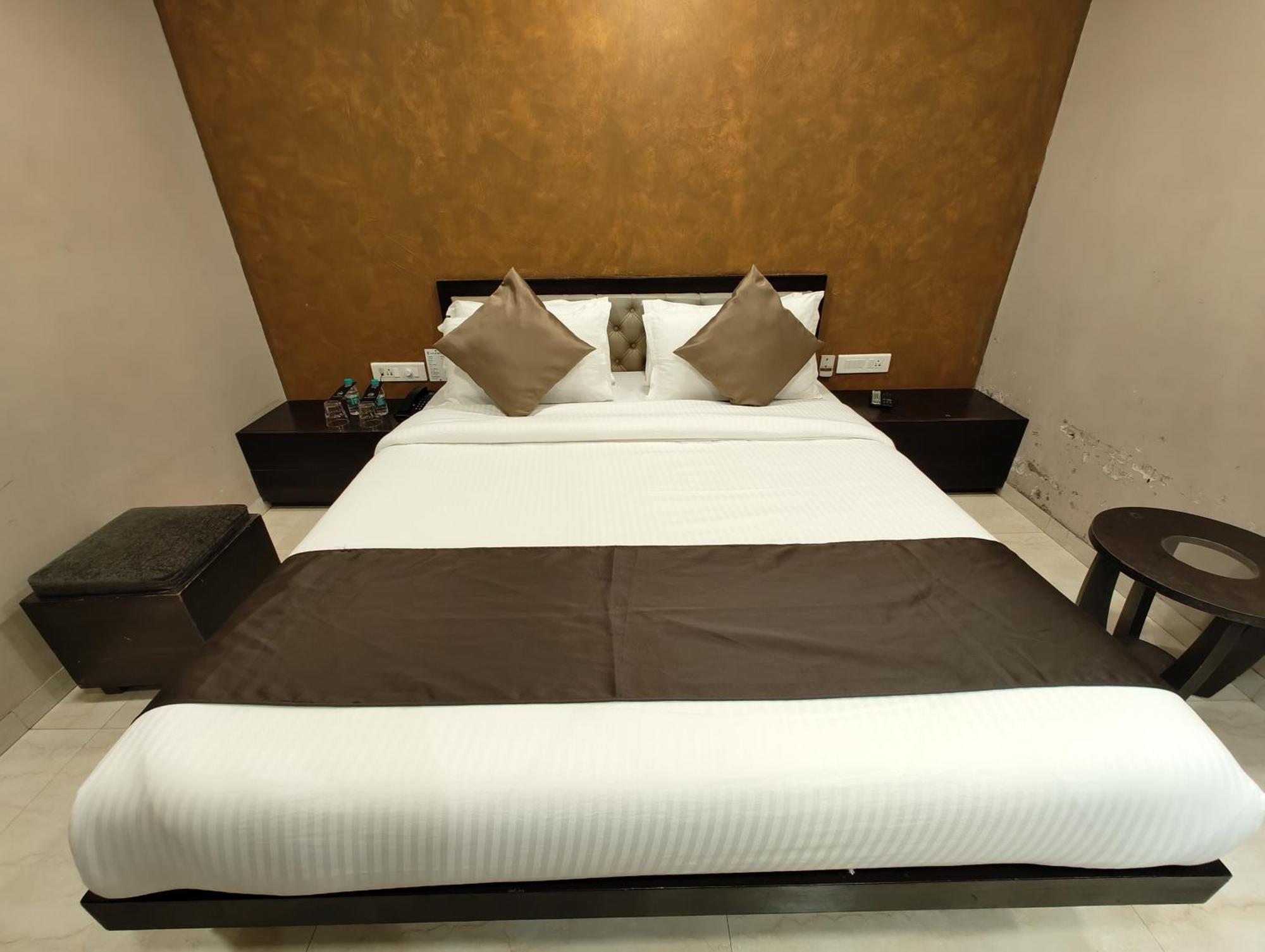The Majlis Hotel - Colaba Mumbai Exterior foto